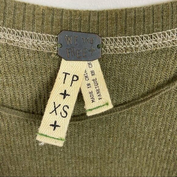 Free People Moss Green Flutter Sleeve Tee Size XS V-Neck Knit Moss Short‎ Boho - Picture 3 of 12